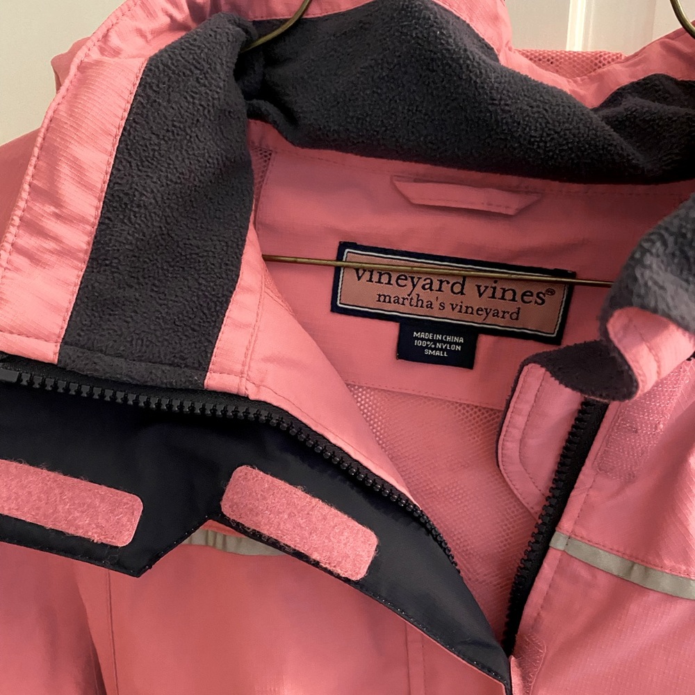 Vineyard vines rain coat